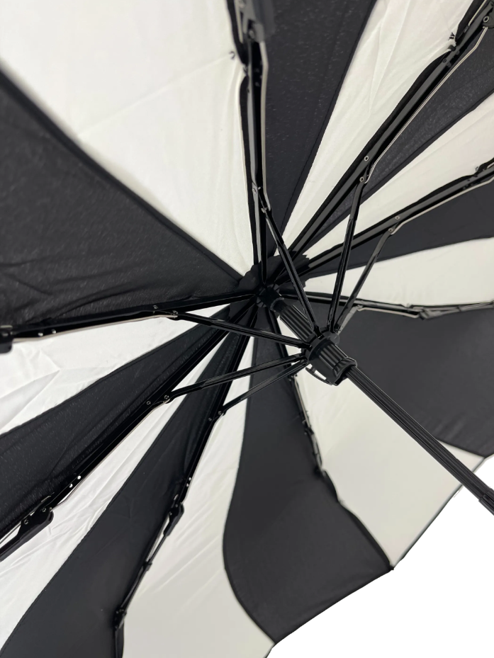Everyday Swirl Black/Cream Folding Umbrella Lightweight image 2