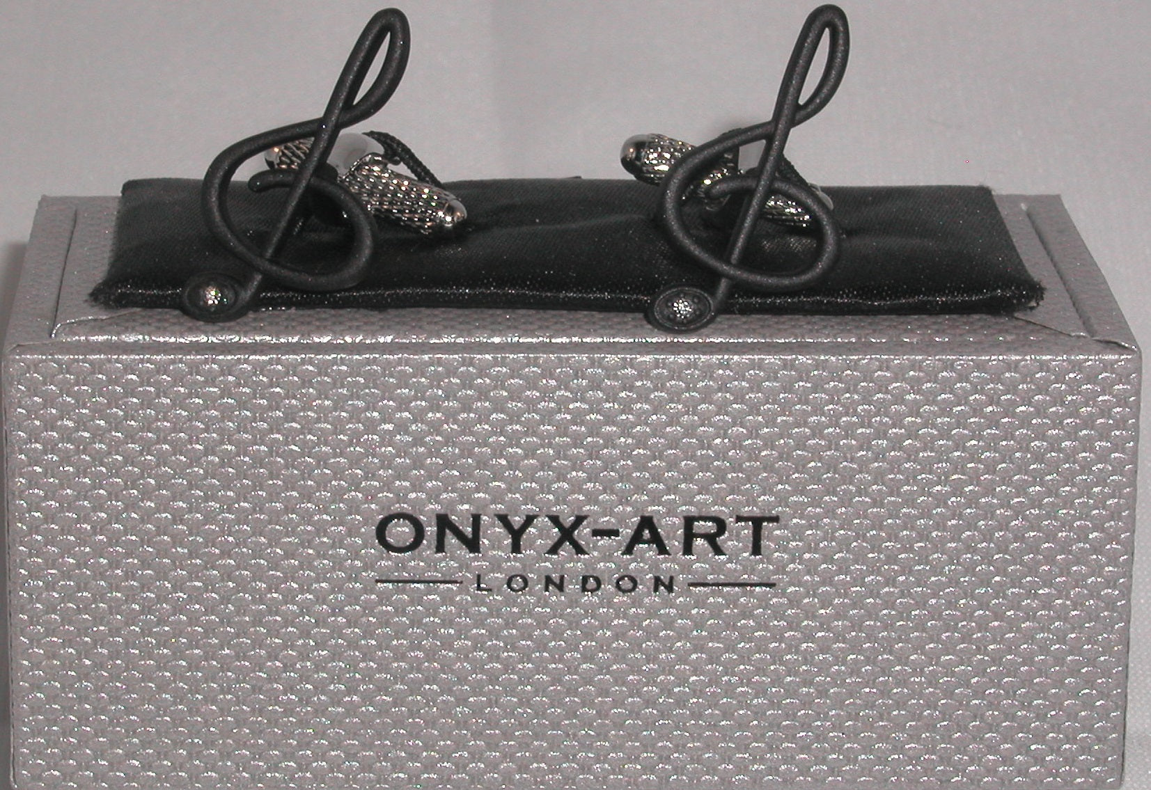 Black Treble Clef crystal foot silver-plated torpedo cufflinks in padded gift box image 1