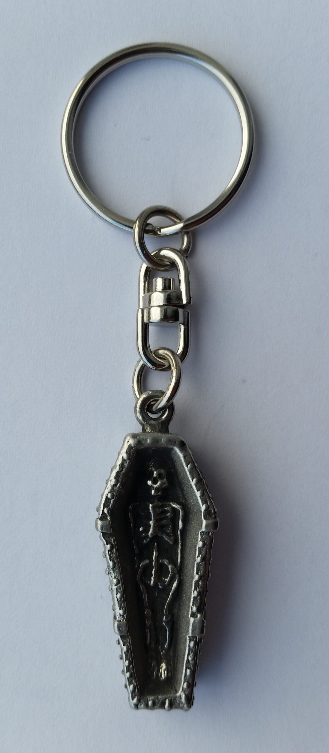 Skeleton in coffin pewter metal keyring image 0